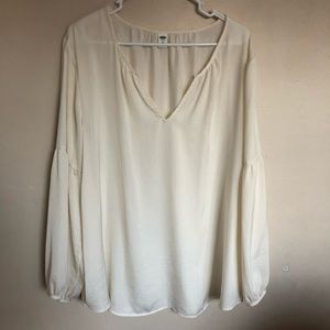 5/$25 🚨LAST CHANCE🚨 Soft women’s blouse